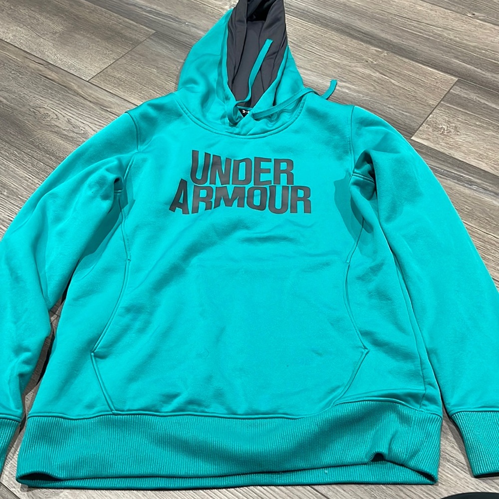 Under Armour sweatshirt